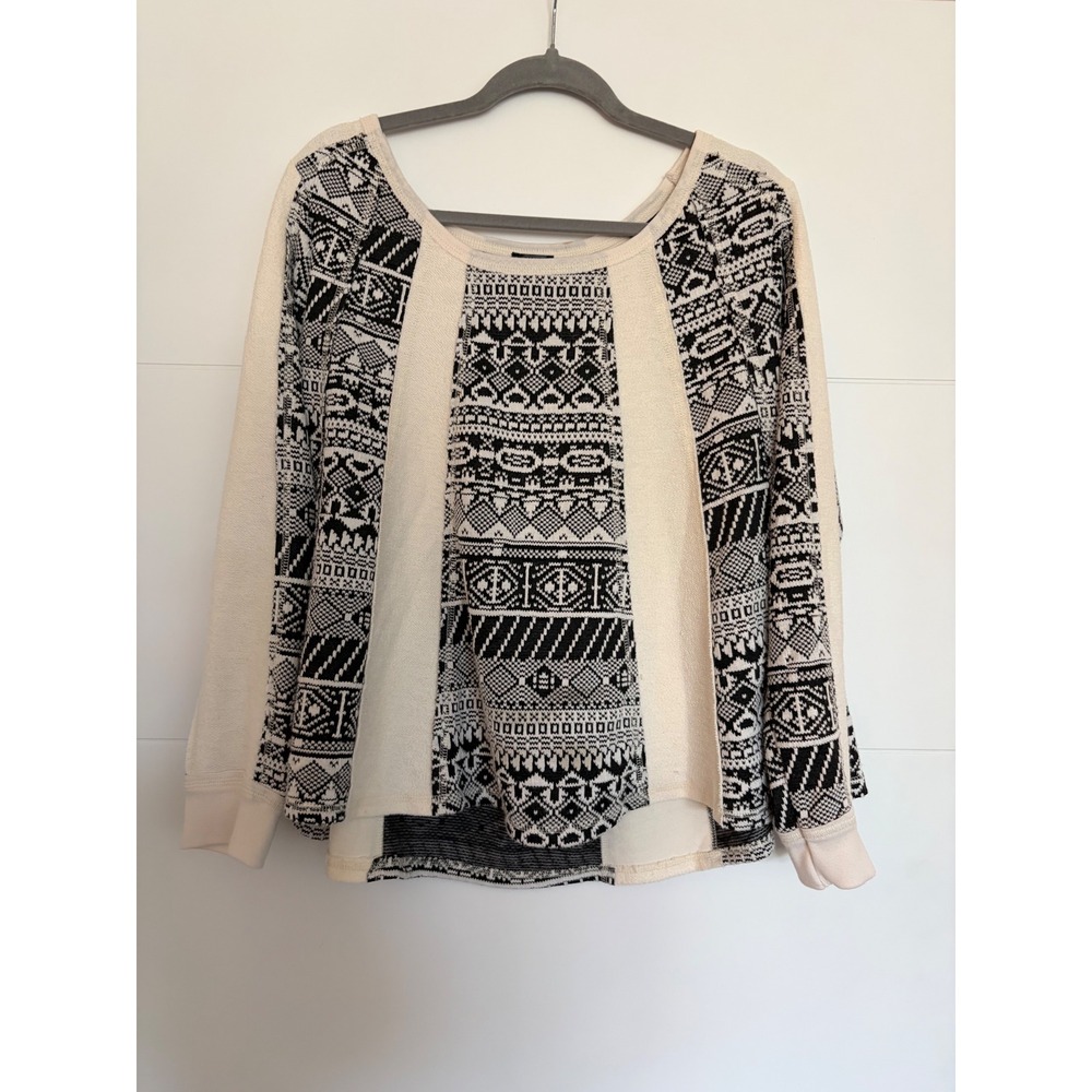Hannah Women Large Black Ivory Geometric Tribal Print Long Sleeve Sweater Top